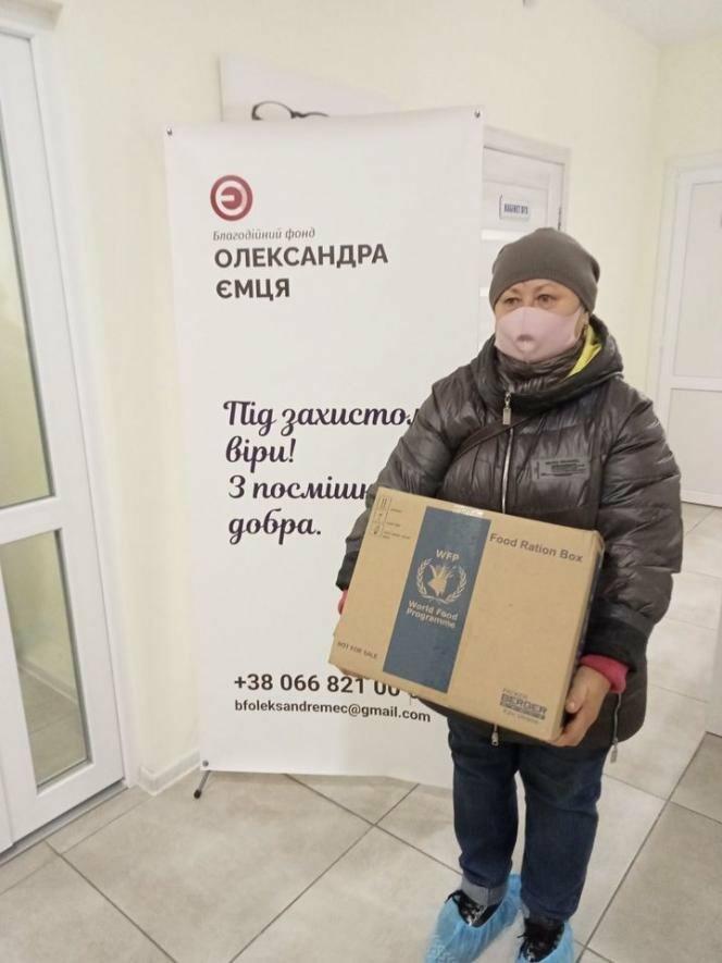БФ Олександра Ємця організував видачу продуктових наборів для ВПО