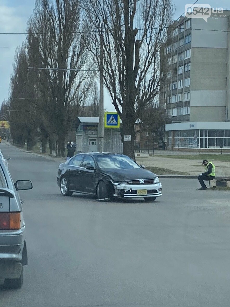 У Сумах ДТП на Курському проспекті, фото-3 У Сумах ДТП на Курському проспекті, фото-3