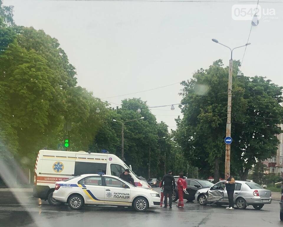 У Сумах сталася ДТП за участю «швидкої», фото-1 У Сумах сталася ДТП за участю «швидкої», фото-1