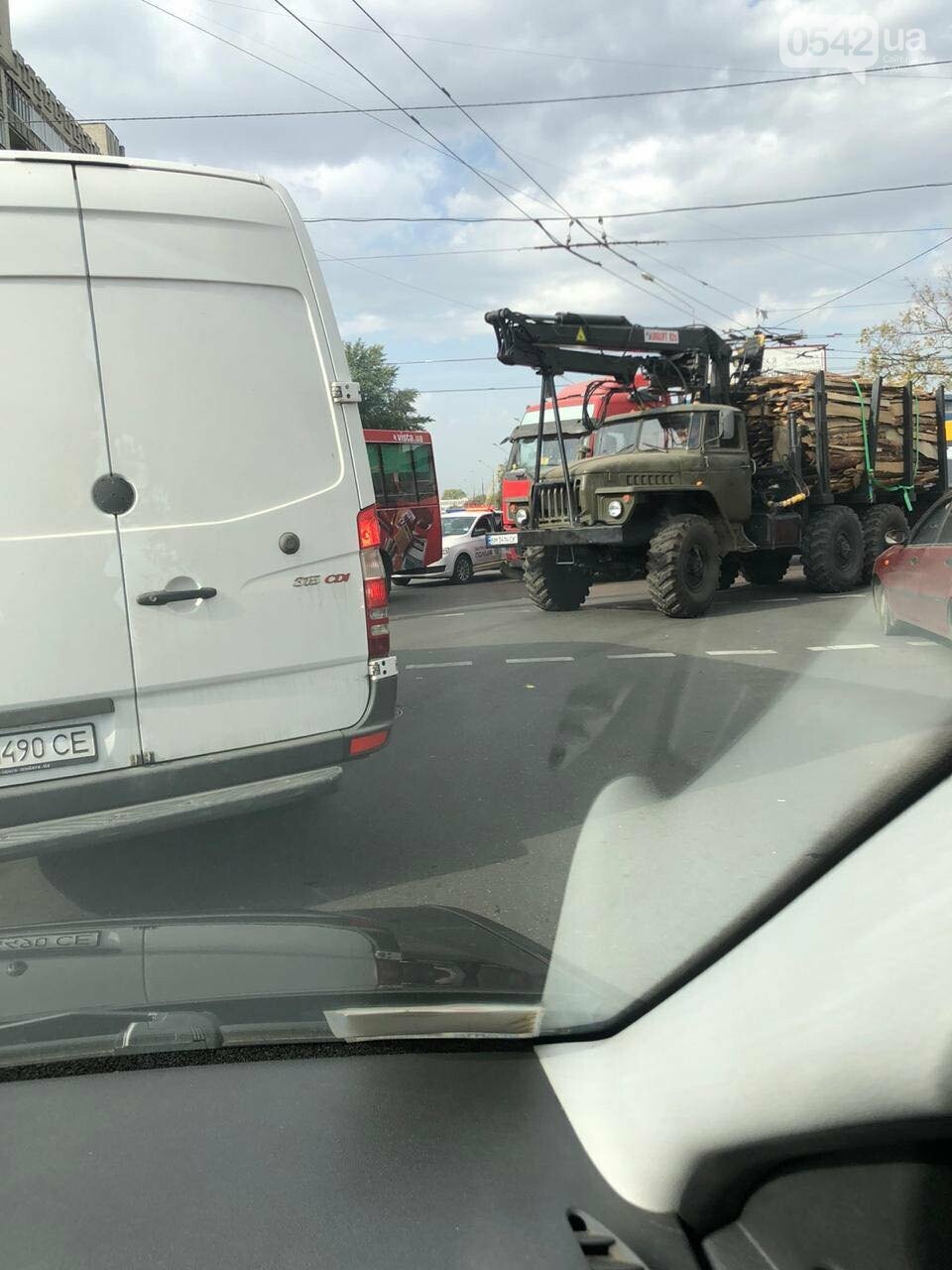 У Сумах ДТП за участю маршрутки та вантажівки, фото-2 У Сумах ДТП за участю маршрутки та вантажівки, фото-2