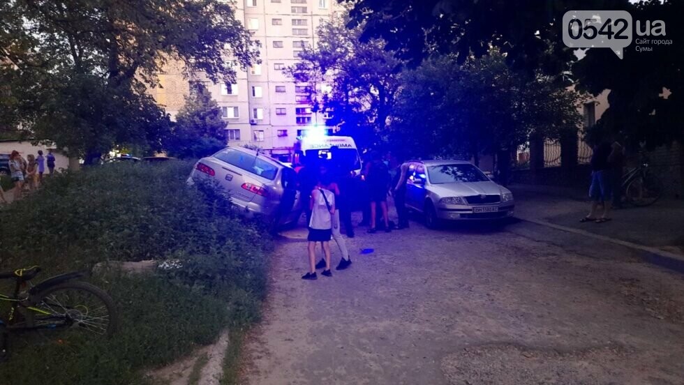 У Сумах автівка збила двох пенсіонерів, фото-1