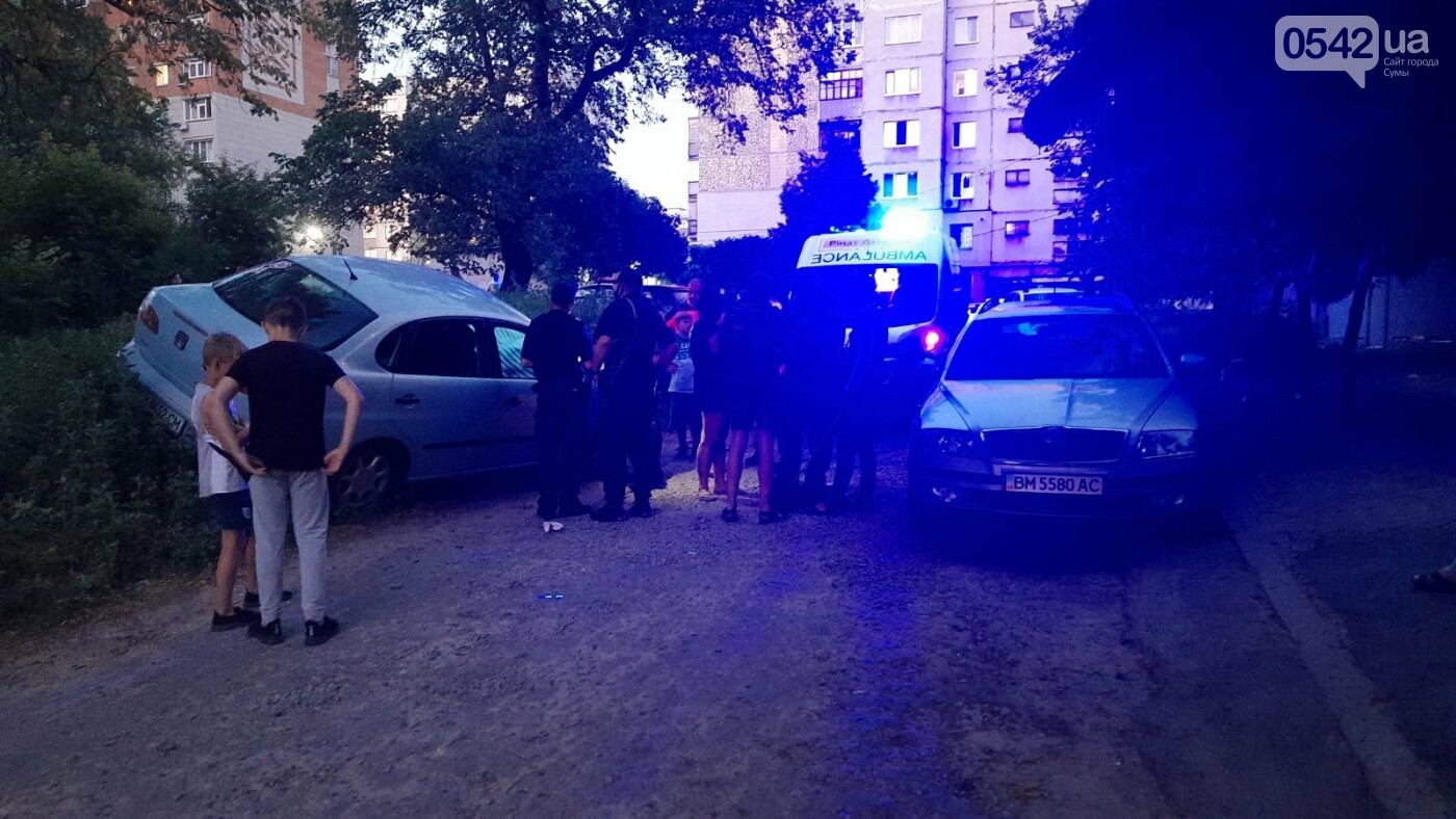 У Сумах автівка збила двох пенсіонерів, фото-4