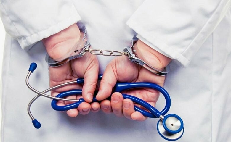 У Сумах двом лікарям оголосили підозри у справі щодо смерті 78-річної жінки