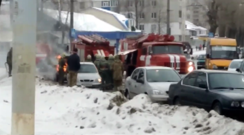 У Сумах на дорозі загорілась автівка