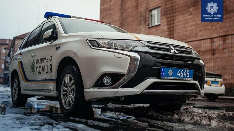 У Сумах патрульні приїхали втихомирити сімейну сварку, а виявили наркотики