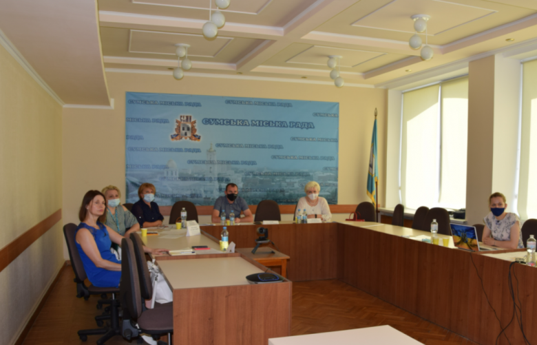 Для 13 закладів освіти Сум визначили керівників
