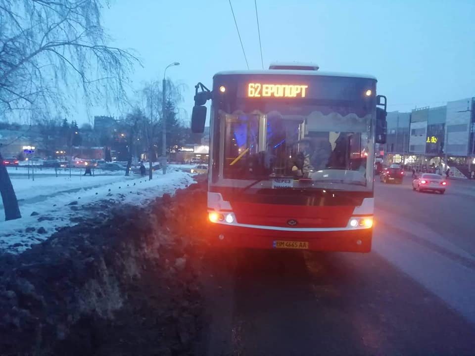 В Сумах произошло ДТП с участием маршрутки и автобуса, фото-1 В Сумах произошло ДТП с участием маршрутки и автобуса, фото-1
