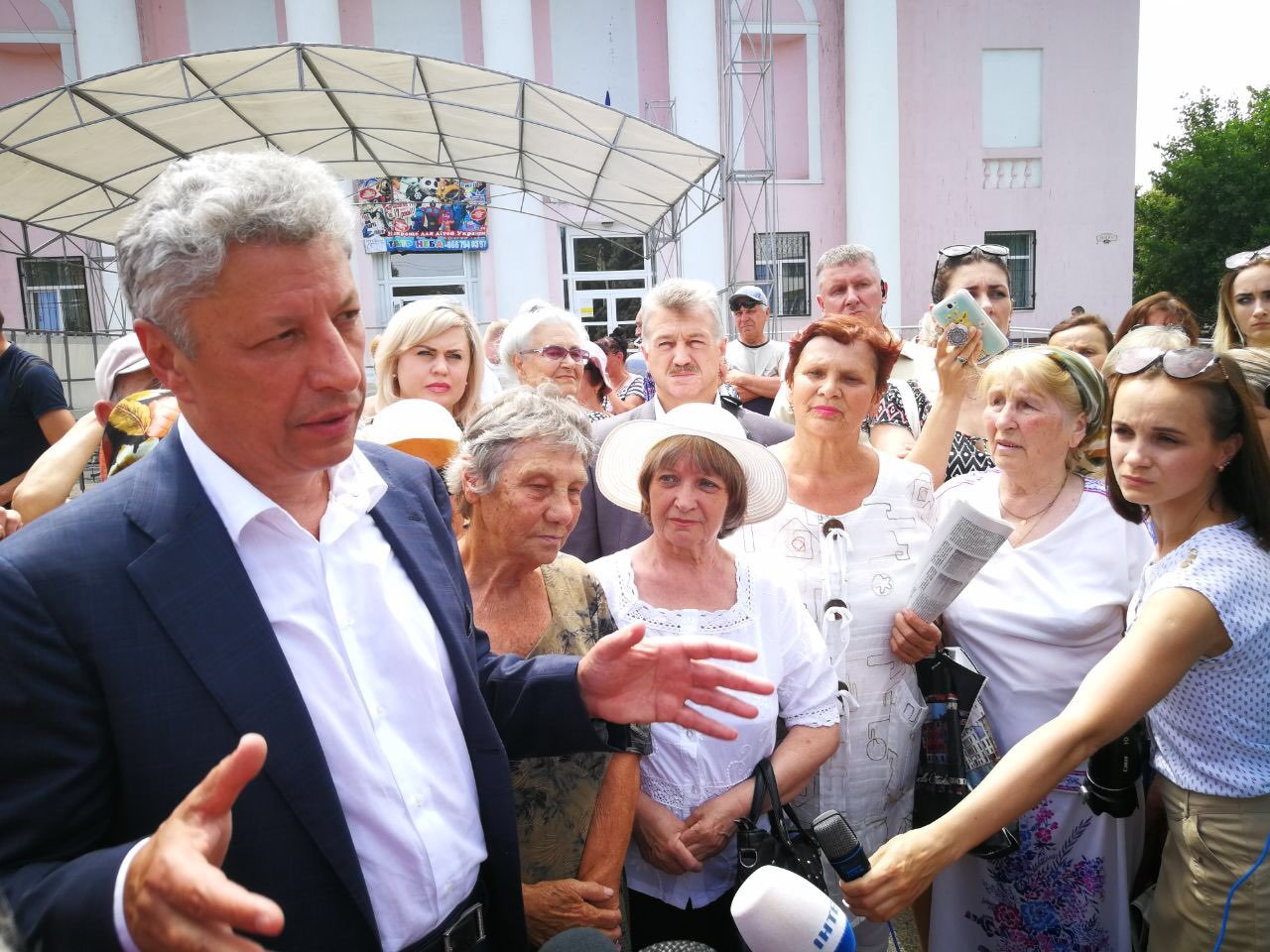 Юрий Бойко: Мы сделаем все, чтобы люди больше не слышали гр..., фото-1 Юрий Бойко: Мы сделаем все, чтобы люди больше не слышали грохота снарядов и в Украину пришел мир, фото-1