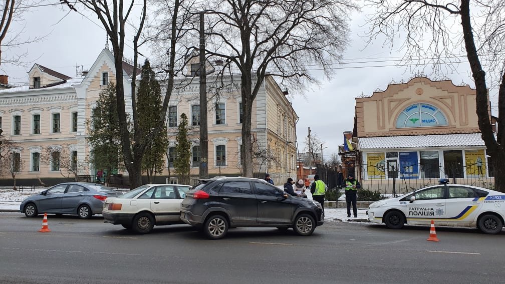 У Сумах біля пологового будинку на Троїцькій сталася ДТП, фото-2