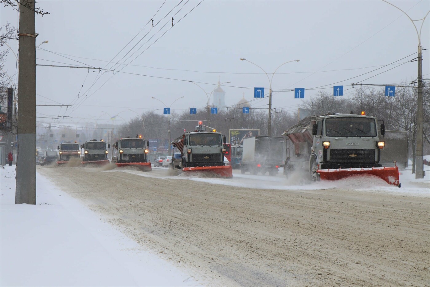 Комунальники показали, як ліквідовують наслідки снігопаду у Сумах, фото-1