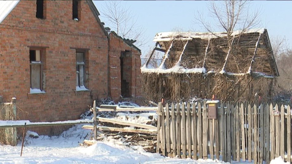 Без світла і води. Жінка на Сумщині повернулась додому після 10 років у психлікарні, фото-2