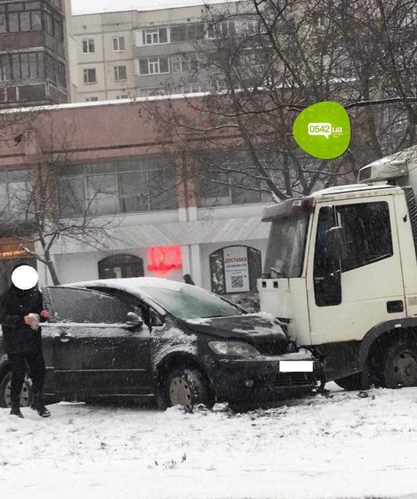 У Сумах на Харківській сталася ДТП. Фотофакт