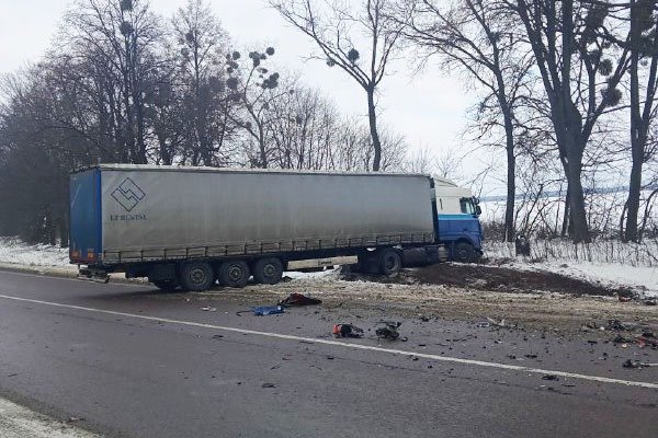 На Рівненщині в ДТП загинула сумчанка: її син у лікарні