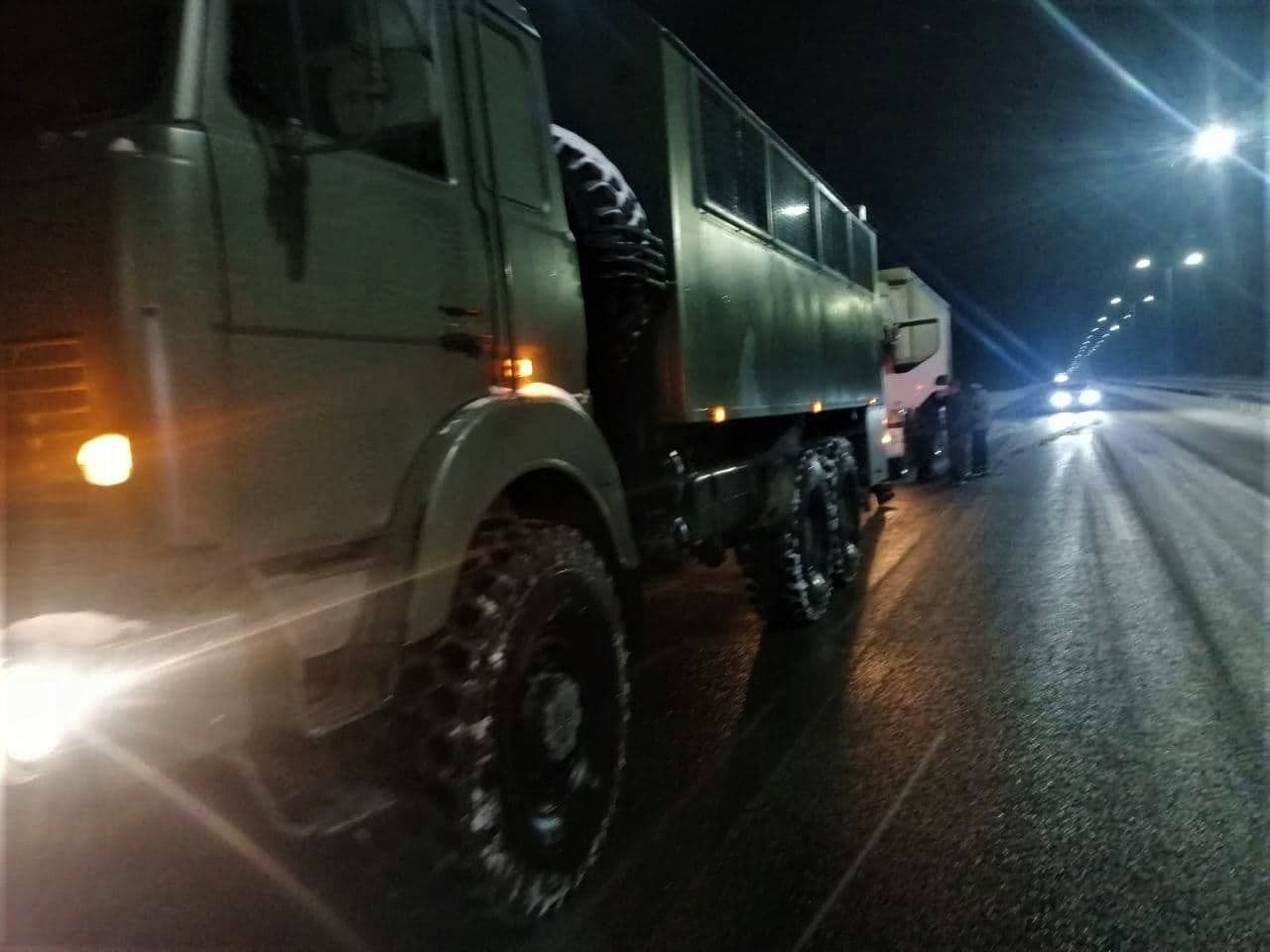 Сумські нацгвардійці врятували водія вантажівки зі снігового полону, фото-2