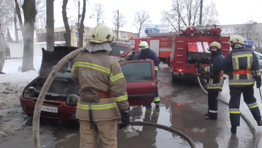 Стали відомі подробиці загоряння авто в Сумах