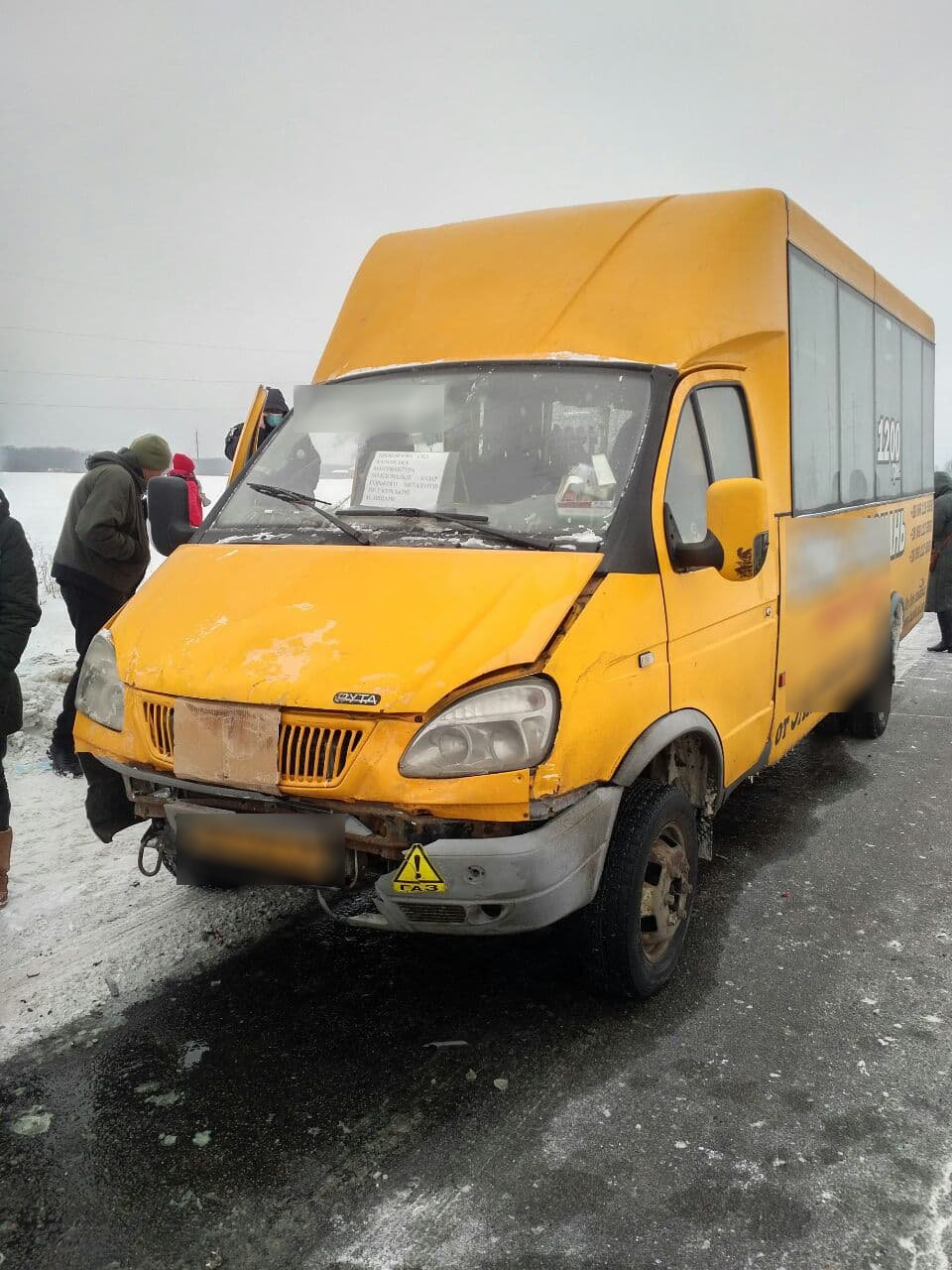 У ДТП під Сумами потрапила маршрутка: постраждало четверо людей, фото-2
