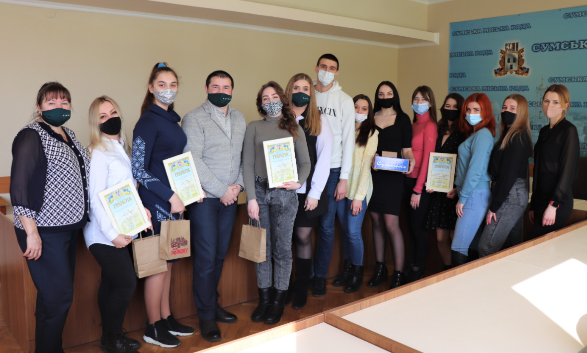 У Сумах відзначили переможців конкурсу серед молоді «Я і Кобзар»