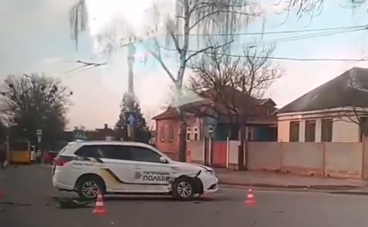 У Сумах сталася ДТП за участю іномарки та патрульної автівки, фото-2