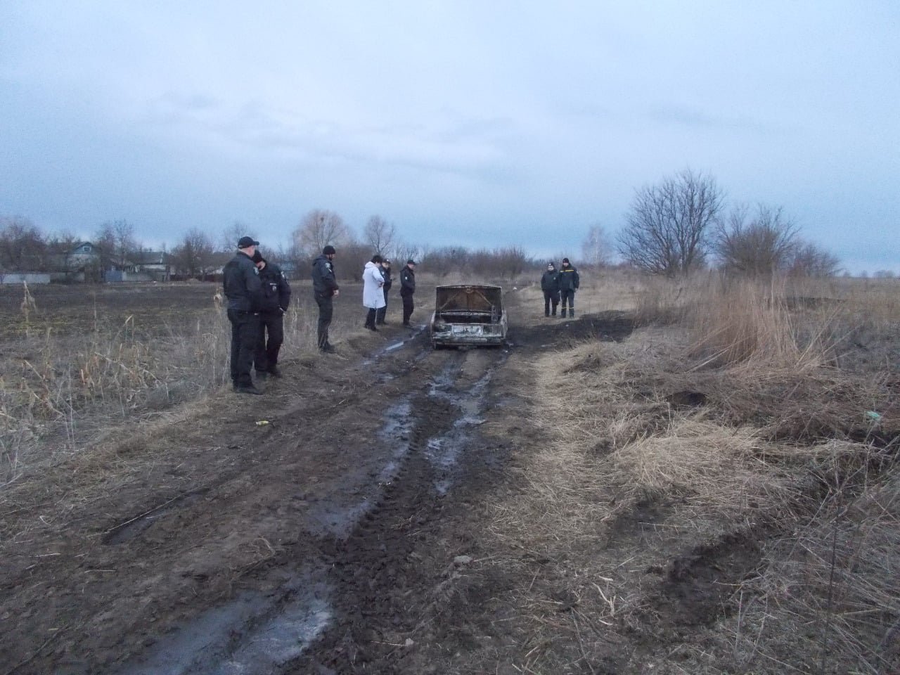 Троє молодиків на Сумщині заради розваги угнали авто та спалили , фото-4
