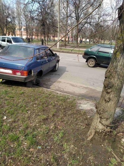 На Сумщині нетверезий за кермом ЗАЗ Vida не розминувся з автомобілем, що не рухався, фото-2