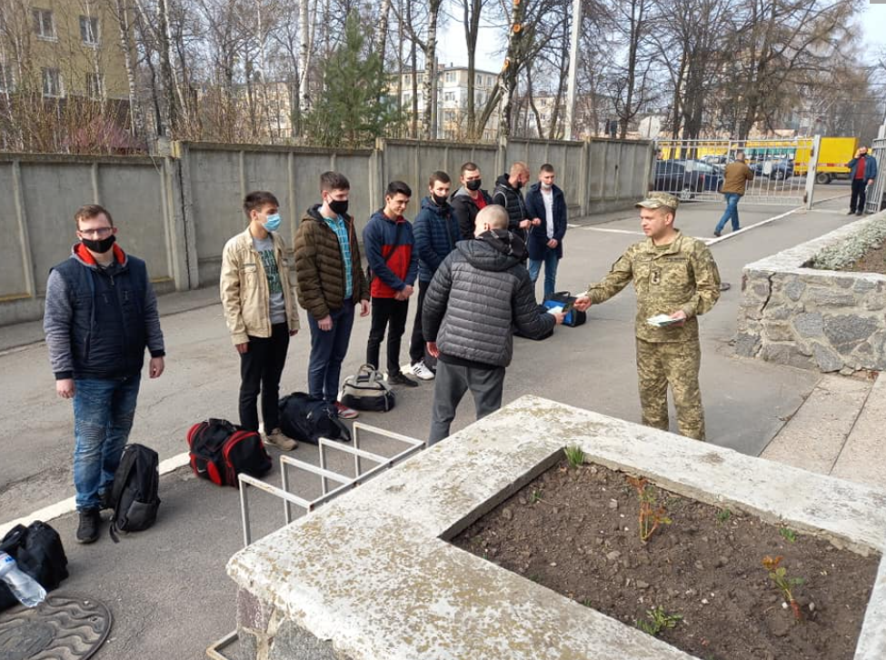 У Сумах відбулися чергові відправки призовників, фото-2