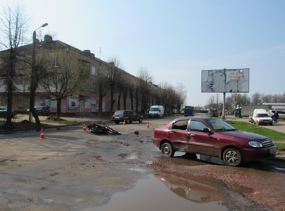 На Сумщині не розминулися авто і мотоцикл, фото-2