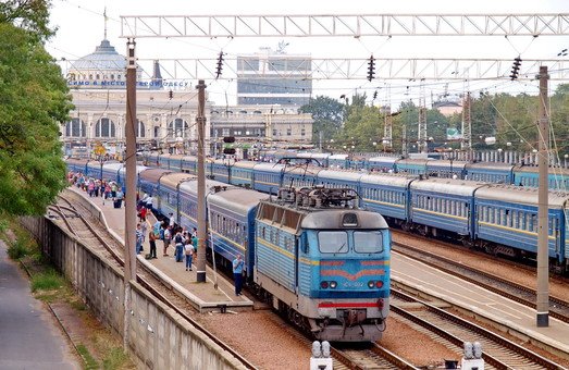 На літній період Укрзалізниця відкриває нове сполучення Чернігова та Сум з Одесою