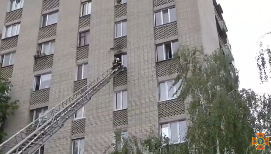 У гуртожитку у Сумах сталася пожежа, фото-4