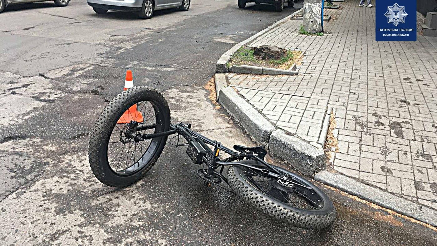 Стали відомі подробиці аварії за участю електровелосипеда у Сумах
