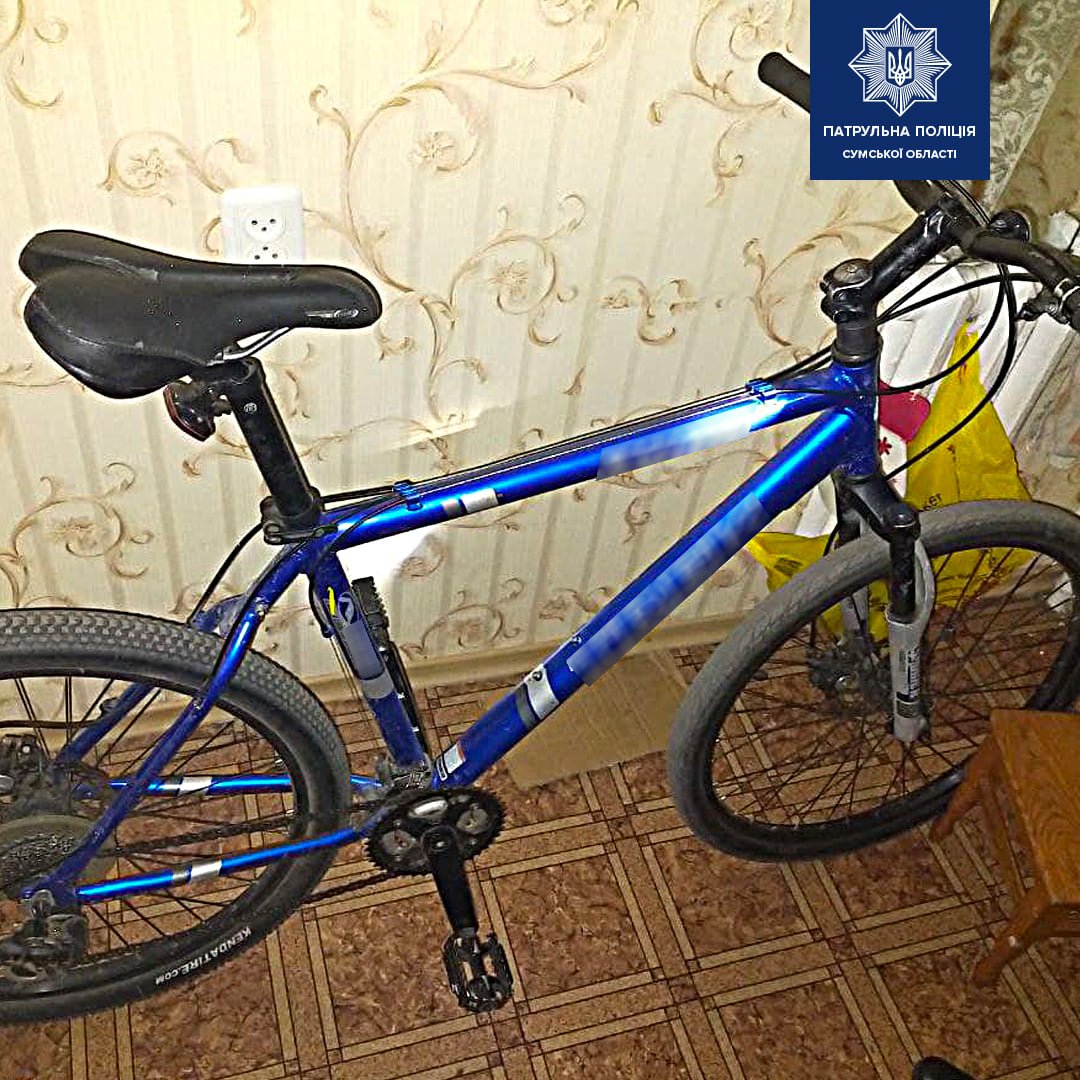 Патрульні велосипед, який у центрі Сум викрали у підлітка