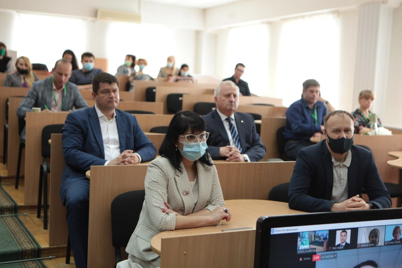 Міжнародний PlasticChallengeHackathon у СНАУ борців за чисте довкілля