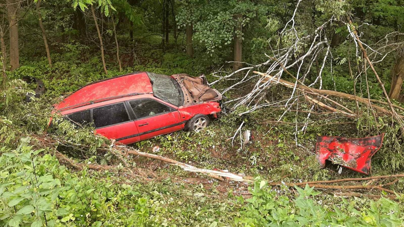 На Сумщині «Passat» злетів у кювет: постраждав водій, фото-3