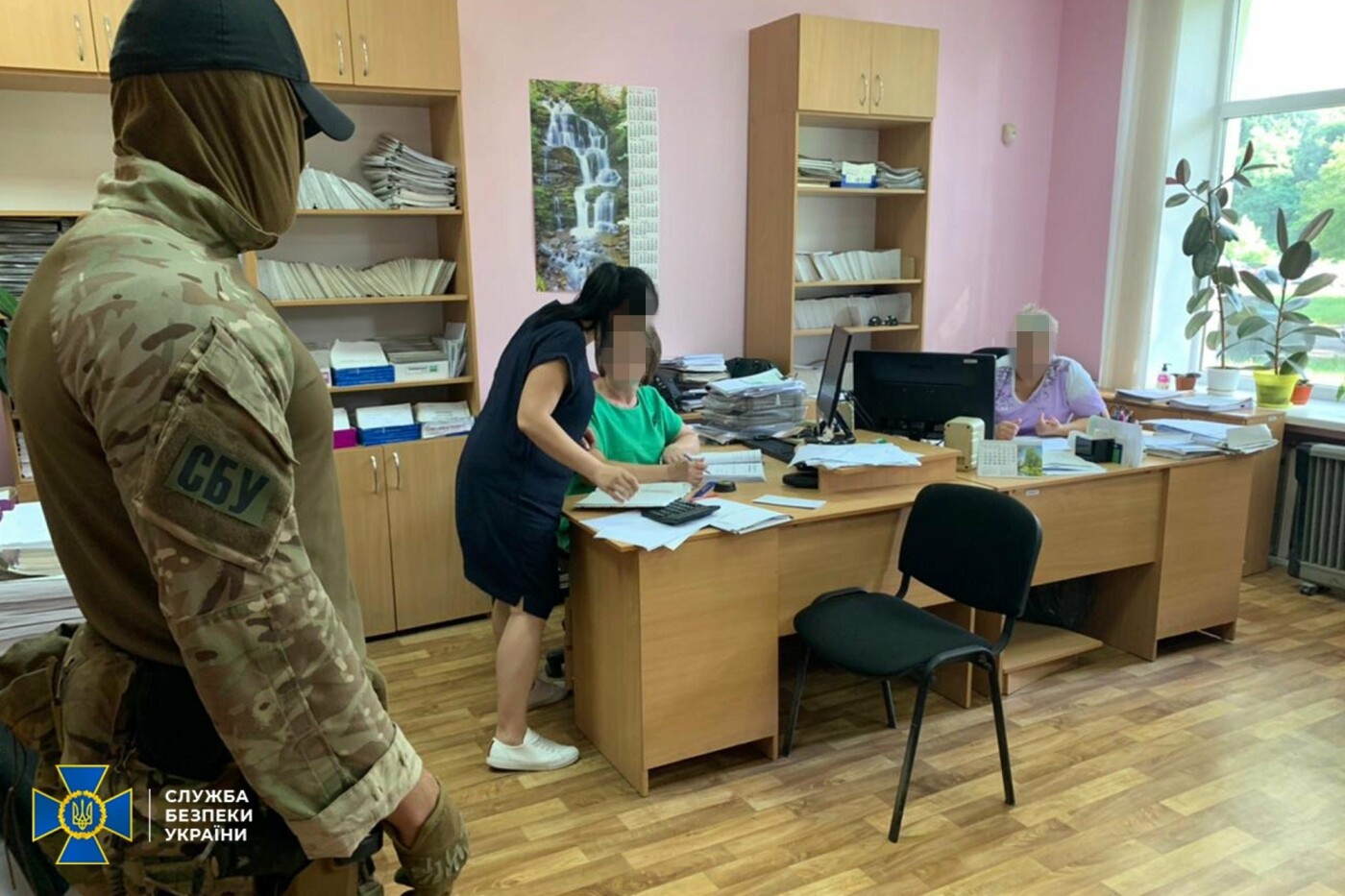 Спецпризначенці СБУ увірвалися на «Сумихімпром», фото-2