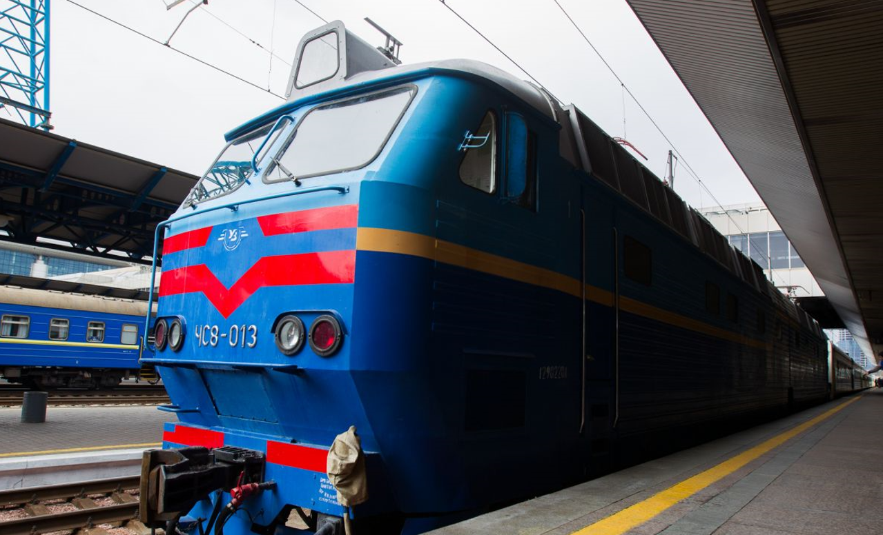 Поїзди Шостка − Київ та Київ − Шостка наразі не відміняють