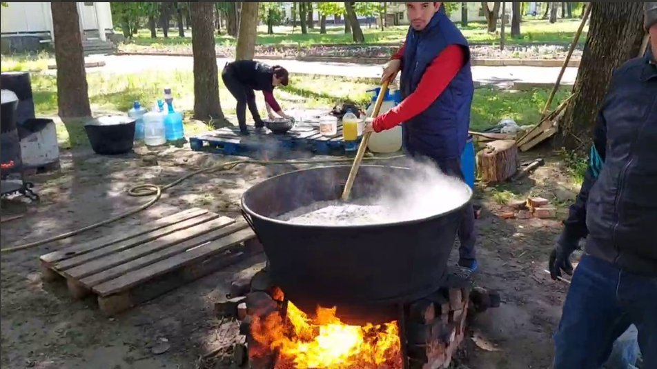 У Тростянці на Сумщині організували безоплатні обіди, фото-2
