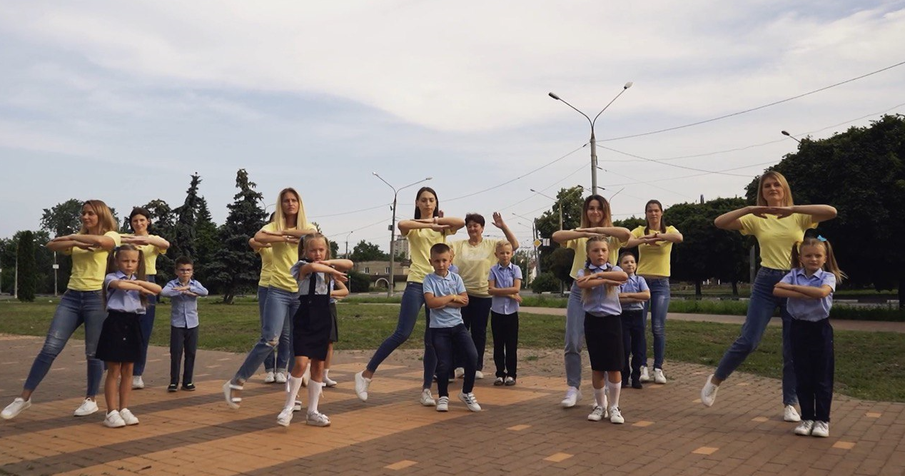 Випускники 1-Ф класу школи «Унікум» подякували Захисникам України за вільні Суми