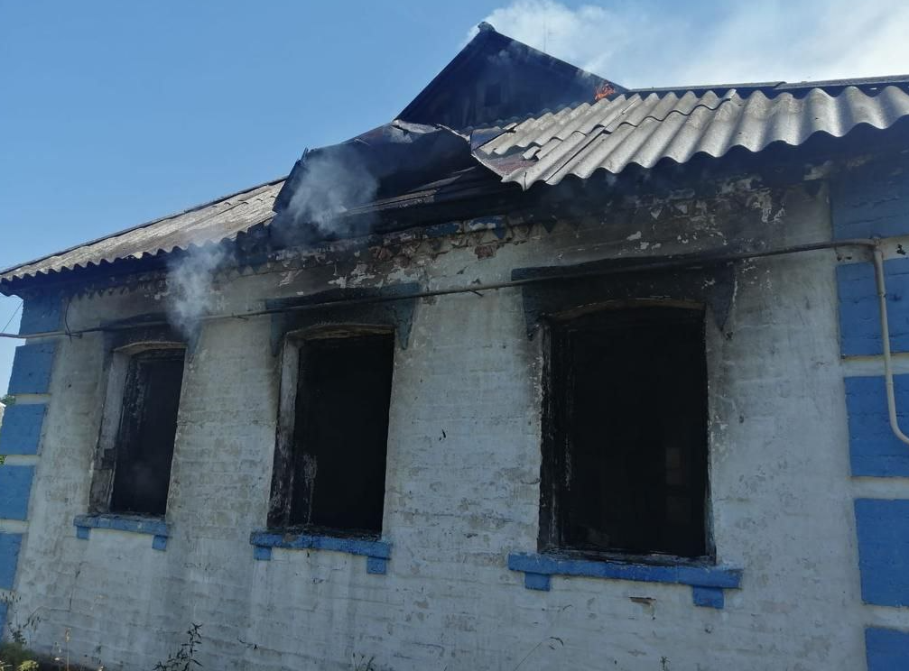 Вчора окупанти випустили по Сумській області 230 снарядів: пошкоджено інтернат, є поранені