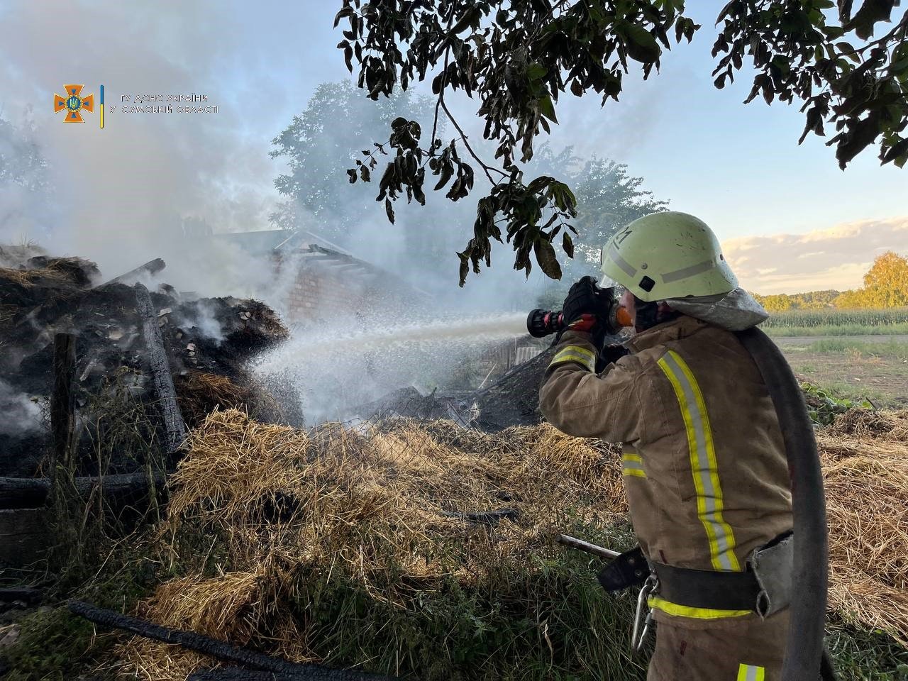 На Липоводолинщині вогнеборці ліквідували загоряння в житловому секторі 