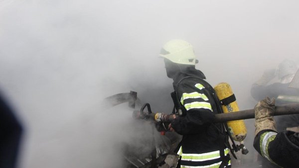 У Сумах після пожежі рятувальники виявили тіло чоловіка