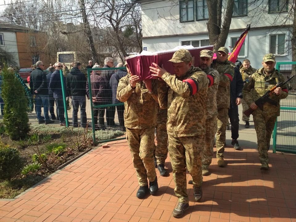 У Сумах попрощалися із Захисником України Анатолієм Віжуновим