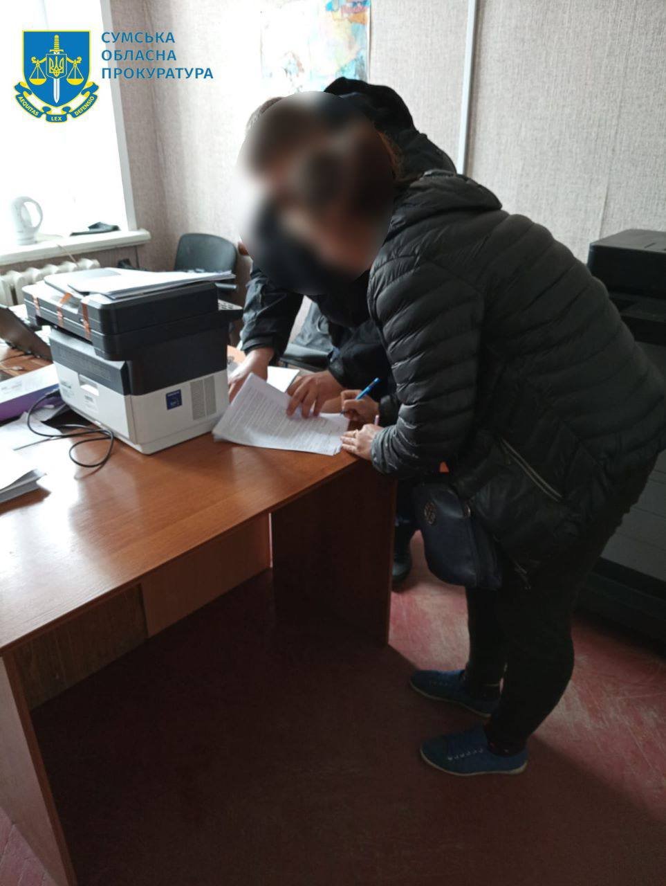 На Сумщині судитимуть жительку Боромлі, яка під час окупації годувала військових рф