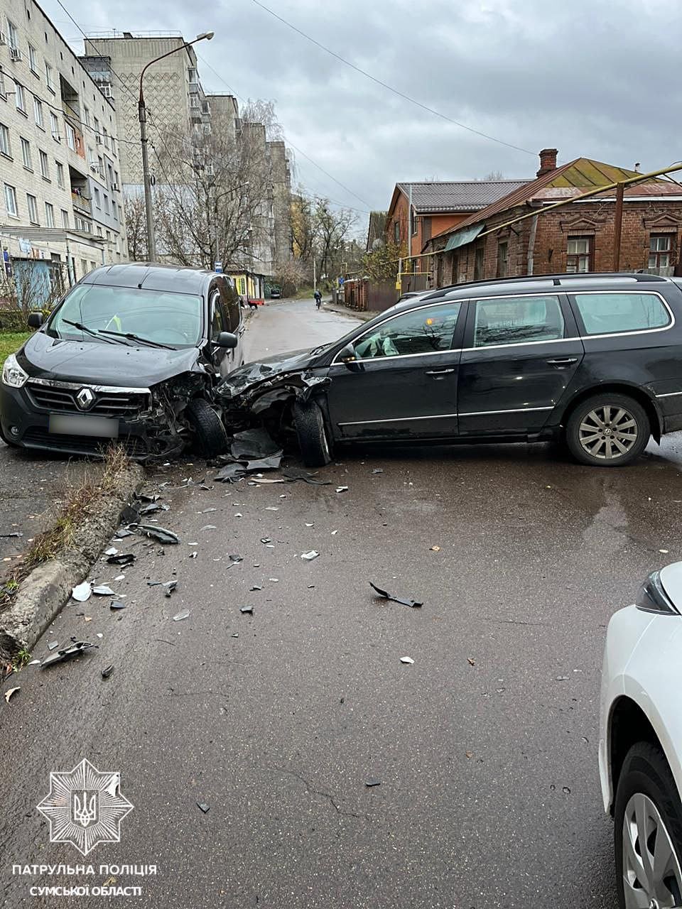 У Сумах Шишкарівській зіткнулися два авто: водії у лікарні