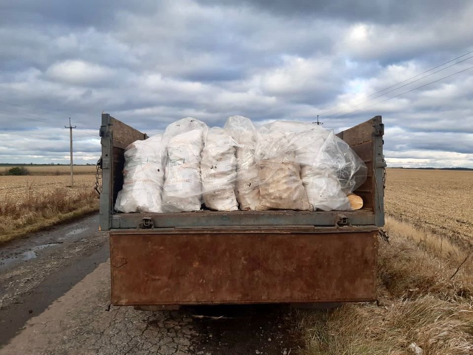 На Сумщині викрили чоловіка на крадіжці понад тонни кукурудзи