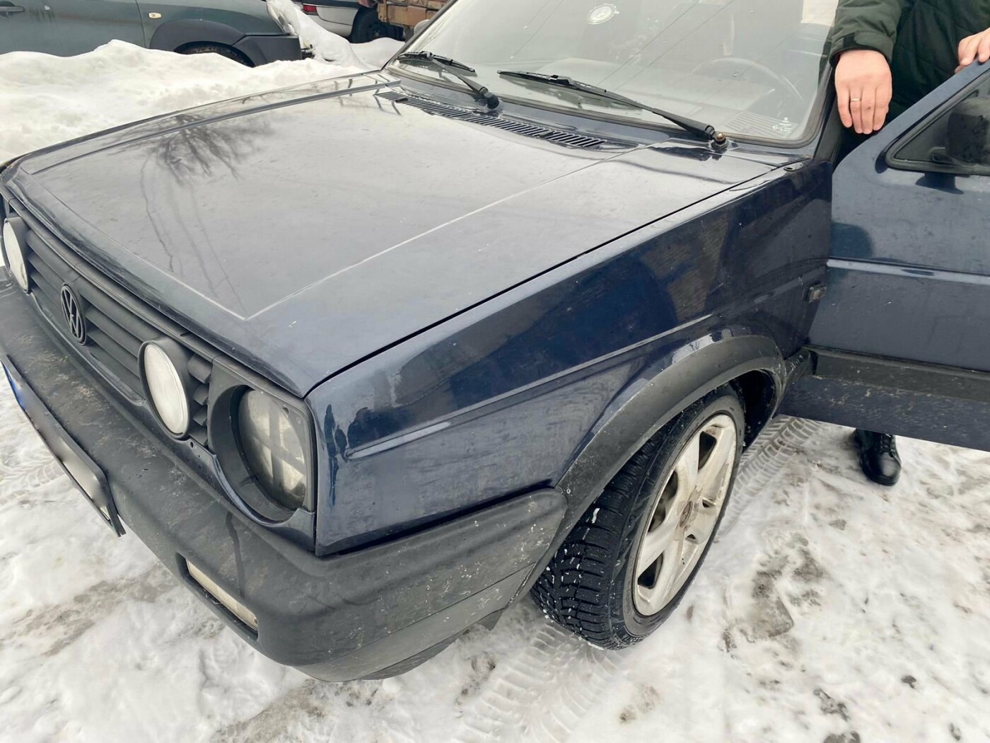 У Конотопі автівка збила літнього чоловіка, який стояв на узбіччі