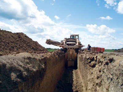 Як правильно вибрати траншеєкопач-грунторіз