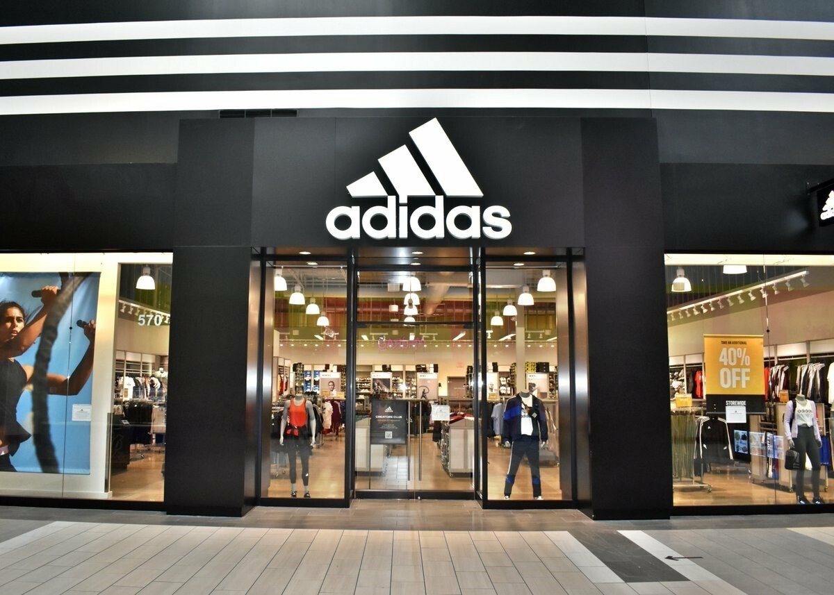 Магазин обуви адидас. Адидас. Adidas магазин. Ad магазин. Фирменный магазин adidas.