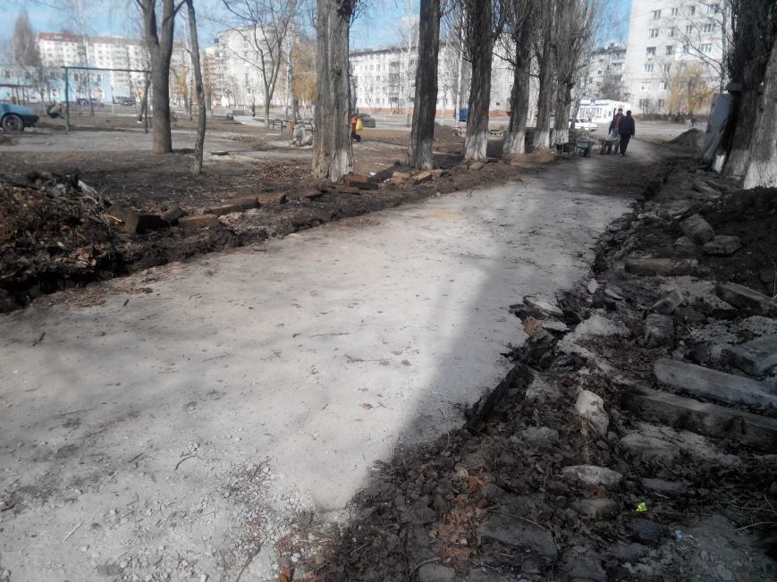 В Сумах возобновилась реконструкция сквера К. Зеленко (фото) - фото 1