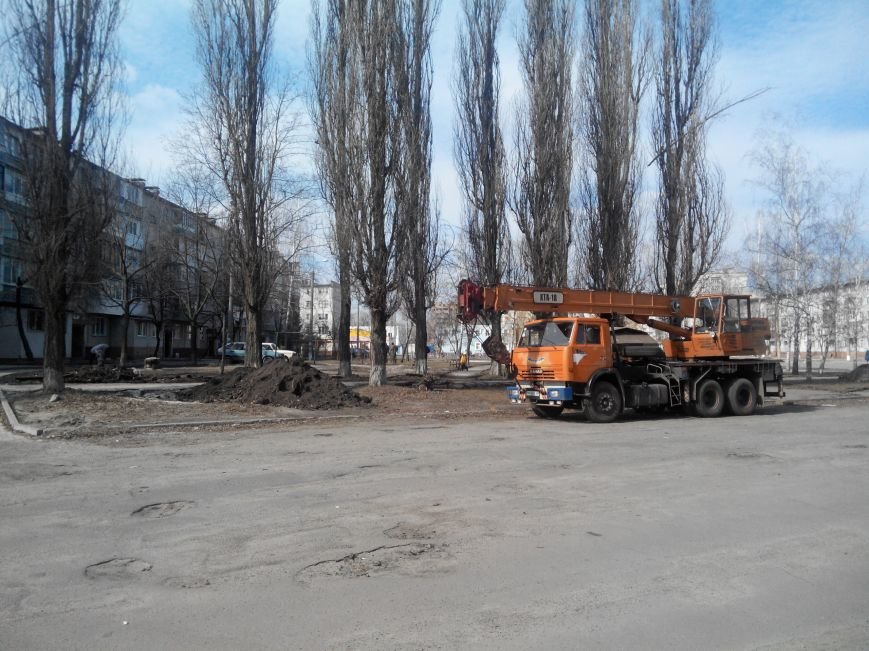В Сумах возобновилась реконструкция сквера К. Зеленко (фото) - фото 1