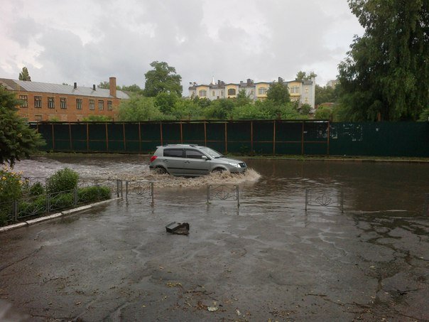 В Сумах сильный ливень привел к локальным подтоплениям (ФОТО) (фото) - фото 1