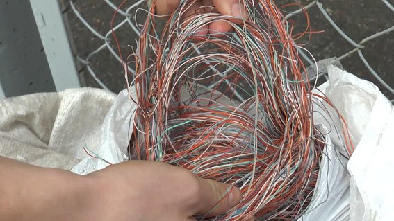 В Сумах задержали воров телефонных кабелей (ФОТО) (фото) - фото 1